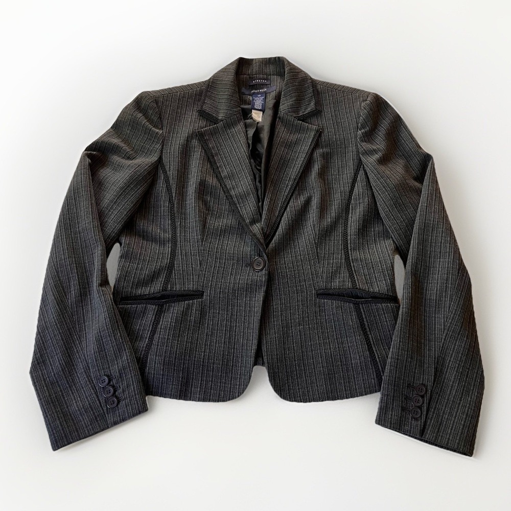 3/$25 Sale! Jones Wear Women's Stretch Blazer Gray Black Stripes Size 10